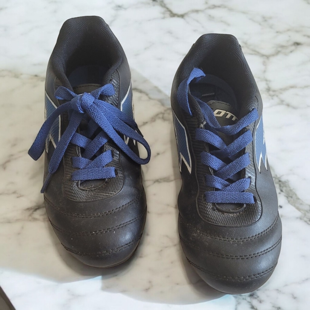 ⚽ Kids Soccer Cleats Black & Blue – Great Condition
